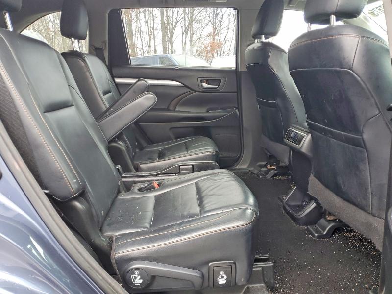 Photo 11 from auction – 2015 TOYOTA HIGHLANDER with VIN 5TDJKRFH8FS212411