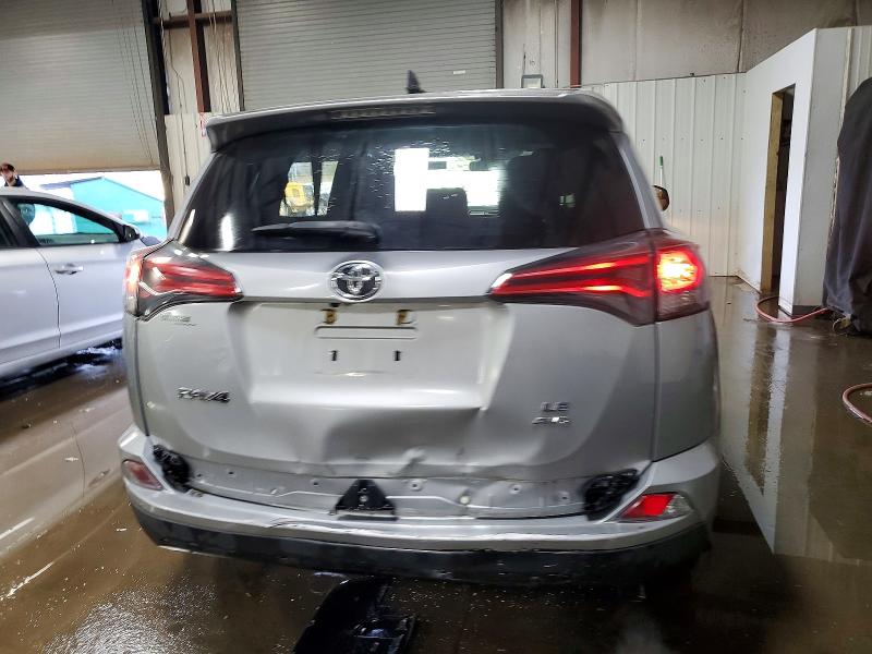 Photo 6 from auction – 2018 TOYOTA RAV4 with VIN 2T3BFREV1JW753887