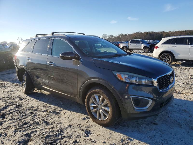Photo 4 from auction – 2017 KIA SORENTO LX with VIN 5XYPG4A33HG267214