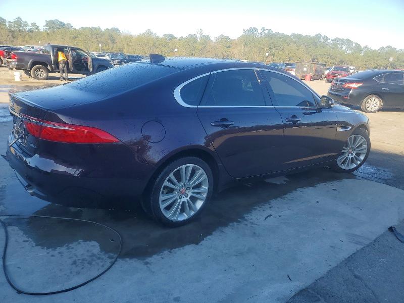 Photo 3 from auction – 2018 JAGUAR XF with VIN SAJBE4FX8JCY68660