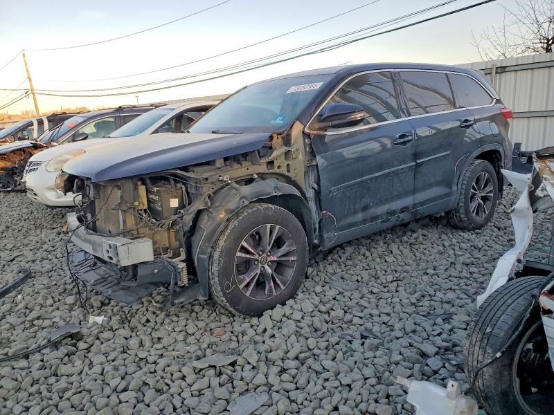 TOYOTA HIGHLANDER 2019 with VIN 5TDBZRFH2KS723302 - Photo from auction