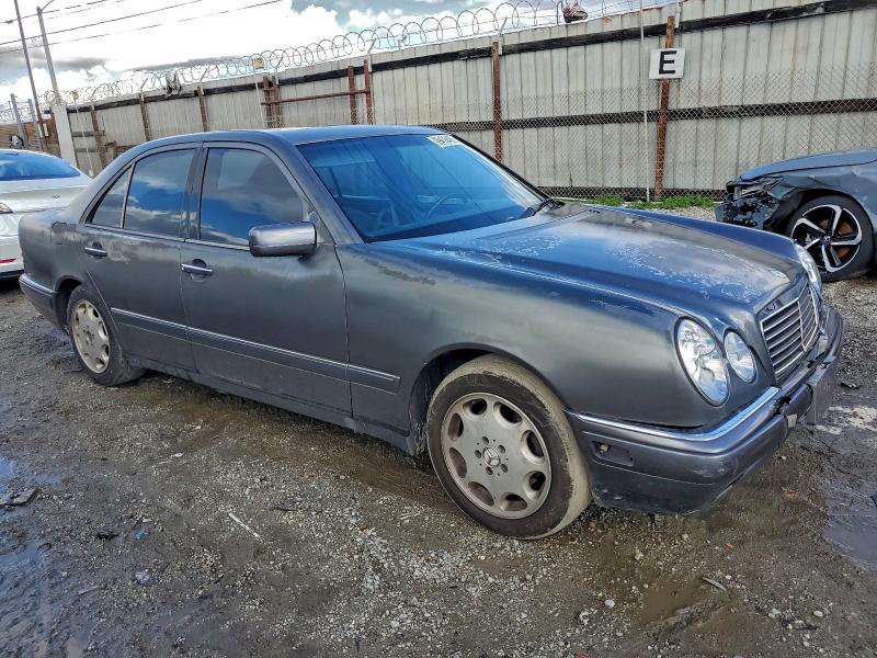 Photo 4 from auction – 1997 MERCEDES-BENZ E320 with VIN WDBJF55F2VA349402