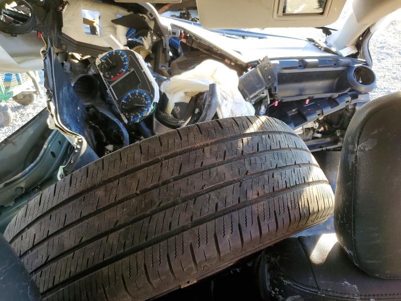 Photo 8 from auction – 2017 TOYOTA RAV4 LE with VIN JTMZFREV7HJ130281
