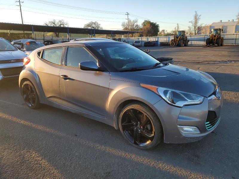 Photo 4 from auction – 2013 HYUNDAI VELOSTER with VIN KMHTC6AD5DU094329