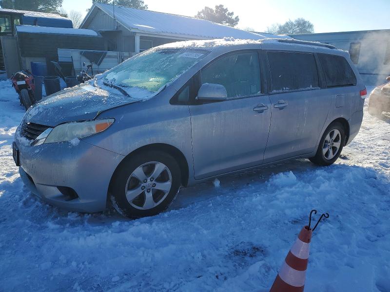 TOYOTA SIENNA LE 2013 with VIN 5TDKK3DC6DS333718 - Photo from auction