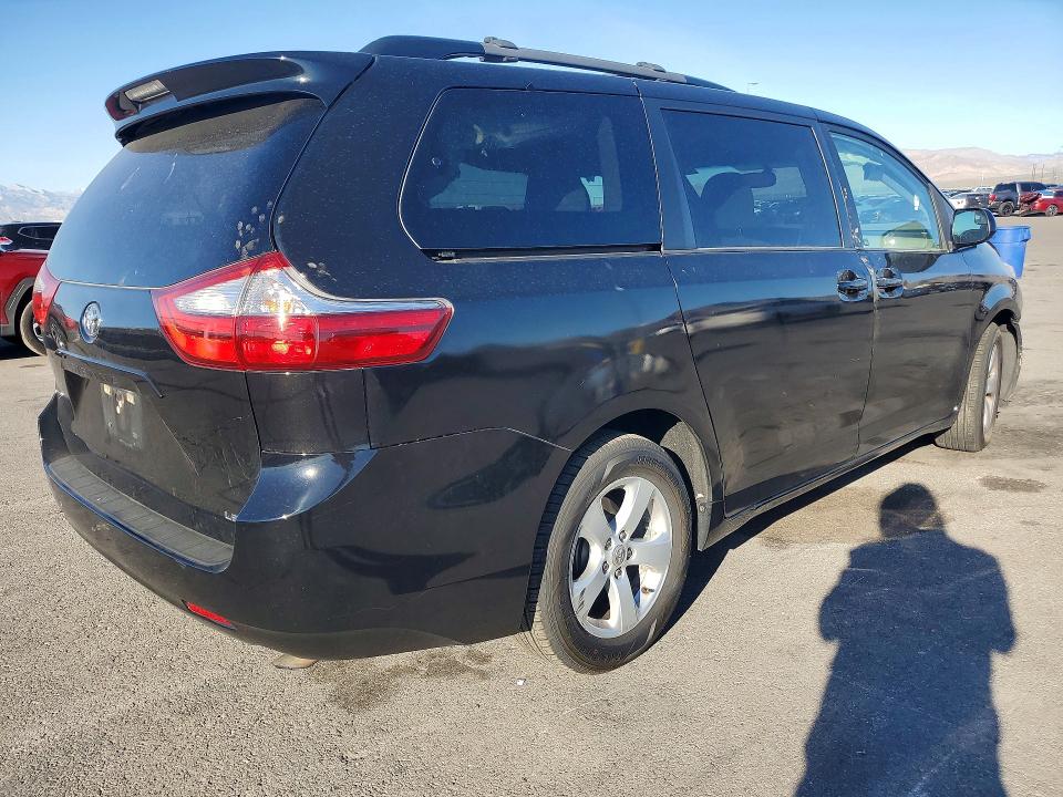 Photo 3 from auction – 2015 TOYOTA SIENNA LE with VIN 5TDKK3DC8FS535902