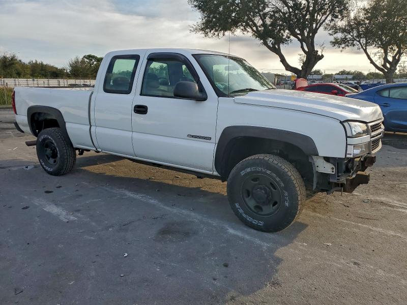 Photo 4 from auction – 2006 CHEVROLET SILVERADO with VIN 1GCHC29U66E259258