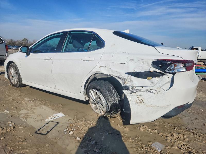 Photo 2 from auction – 2022 TOYOTA CAMRY LE with VIN 4T1C11AK2NU666319