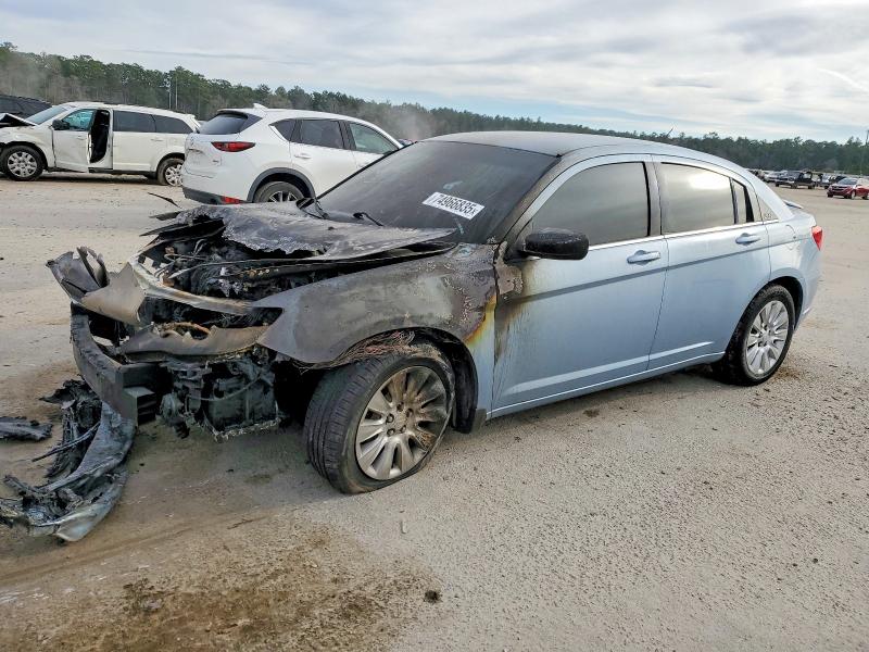 CHRYSLER 200 2014 with VIN 1C3CCBAB2EN231528 - Photo from auction