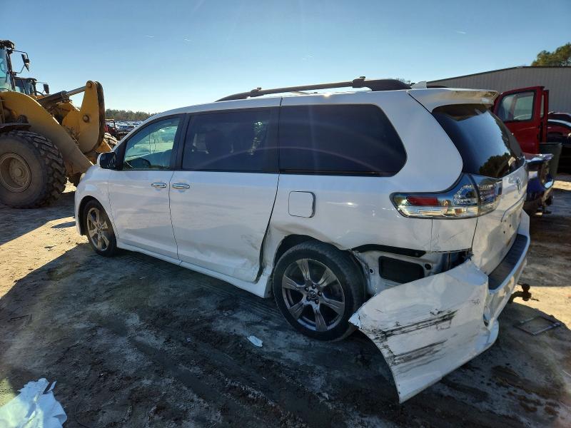 Photo 2 from auction – 2018 TOYOTA SIENNA SE with VIN 5TDXZ3DC9JS925434