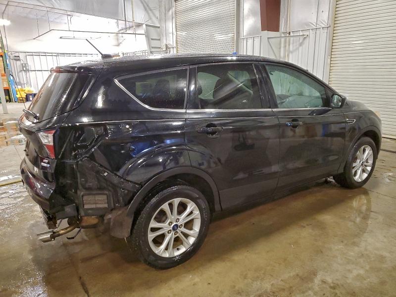 Photo 3 from auction – 2017 FORD ESCAPE SE with VIN 1FMCU9GD1HUD93683
