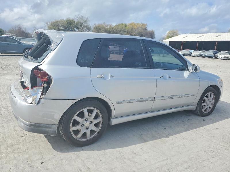 Photo 3 from auction – 2006 KIA SPECTRA5 with VIN KNAFE161865226359