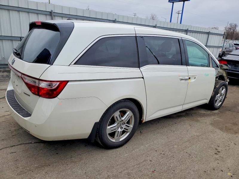 Photo 3 from auction – 2013 HONDA ODYSSEY TO with VIN 5FNRL5H90DB088229