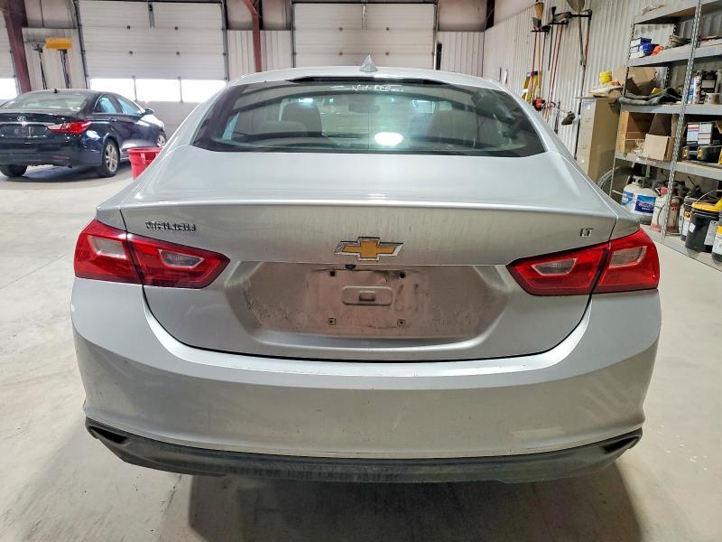 Photo 6 from auction – 2018 CHEVROLET MALIBU LT with VIN 1G1ZD5ST5JF129679