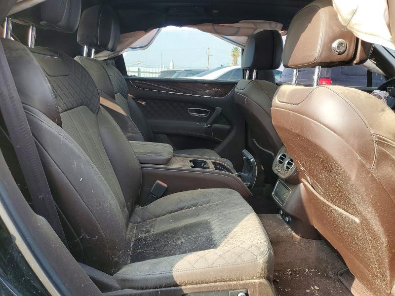 Photo 10 from auction – 2017 BENTLEY BENTAYGA with VIN SJAAC2ZVXHC012982