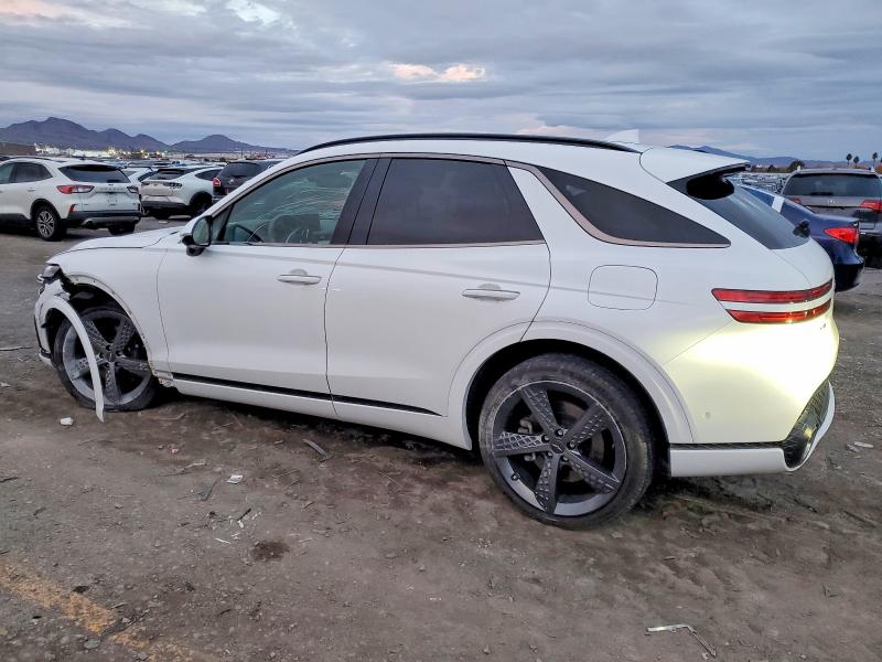 Photo 2 from auction – 2022 GENESIS GV70 with VIN KMUMCDTC2NU042592