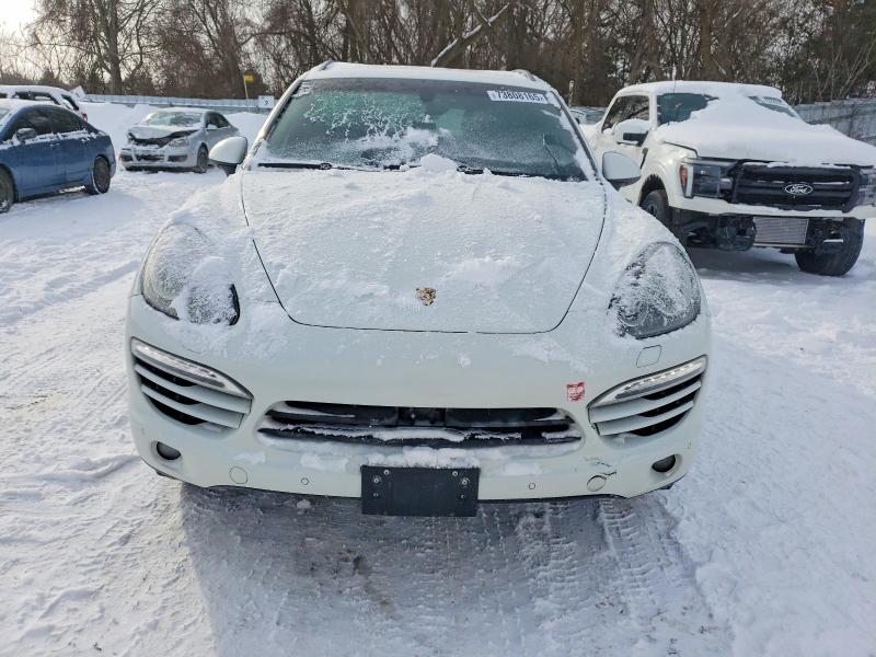 Photo 5 from auction – 2014 PORSCHE CAYENNE with VIN WP1AF2A27ELA30695