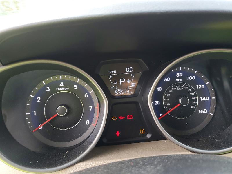 Photo 9 from auction – 2016 HYUNDAI ELANTRA with VIN 5NPDH4AE7GH767773