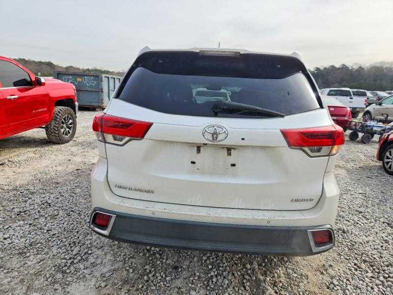 Photo 6 from auction – 2017 TOYOTA HIGHLANDER with VIN 5TDYZRFH2HS196414