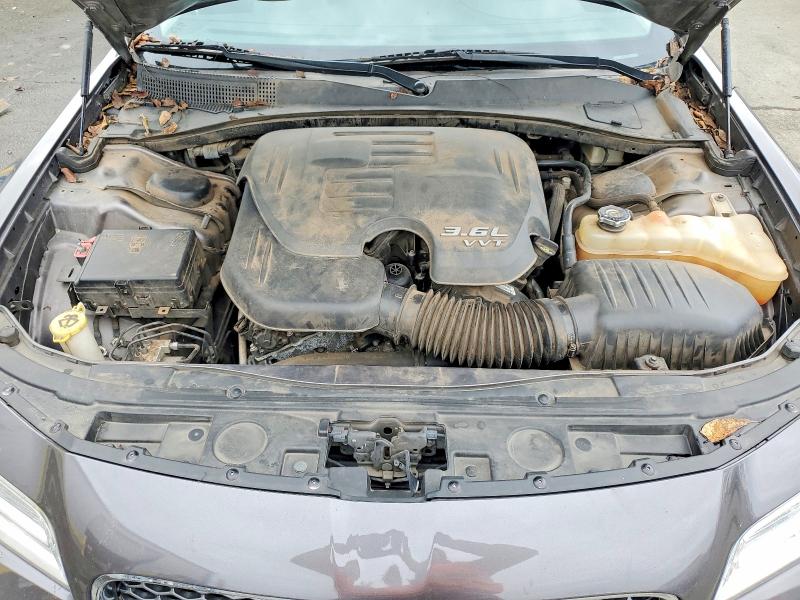Photo 11 from auction – 2016 CHRYSLER 300C with VIN 2C3CCAEG9GH181965