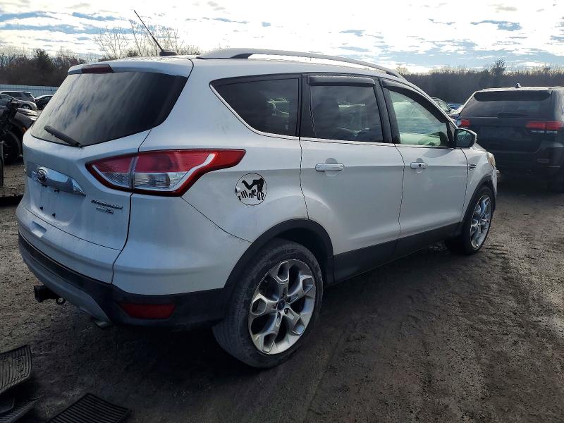 Photo 3 from auction – 2015 FORD ESCAPE with VIN 1FMCU9J95FUB15080