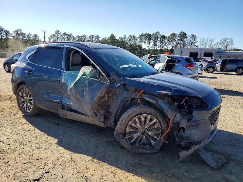 Photo 4 from auction – 2020 FORD ESCAPE with VIN 1FMCU0DZ7LUA46329