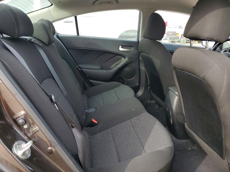 Photo 10 from auction – 2018 KIA FORTE LX with VIN 3KPFK4A70JE176790