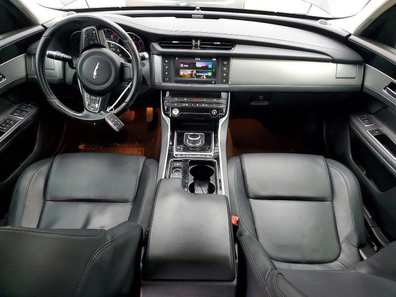Photo 8 from auction – 2017 JAGUAR XF PREMIUM with VIN SAJBD4BN9HCY32252
