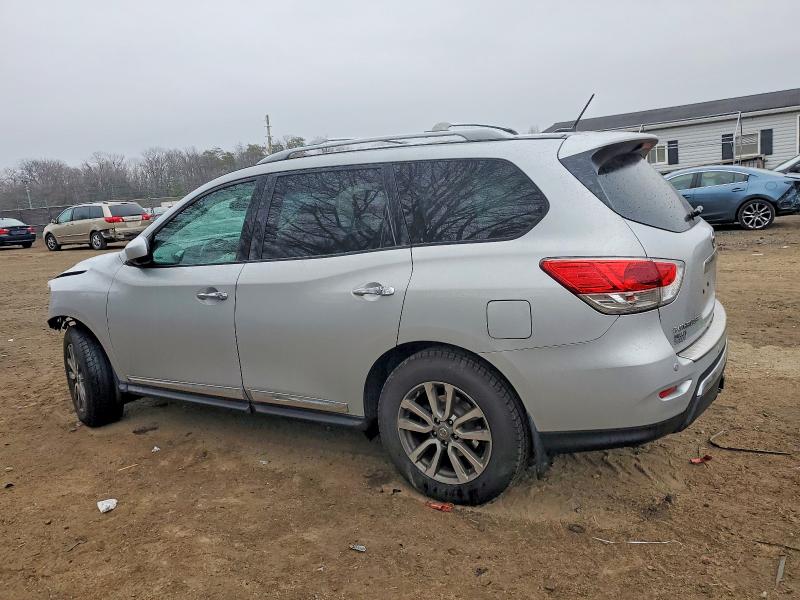 Photo 2 from auction – 2015 NISSAN PATHFINDER with VIN 5N1AR2MMXFC664019