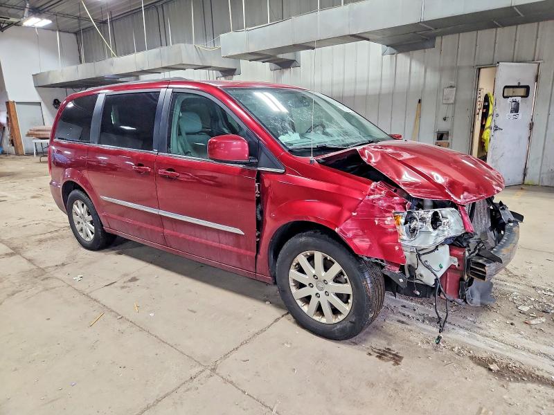 Photo 4 from auction – 2014 CHRYSLER TOWN & COU with VIN 2C4RC1BG3ER365378
