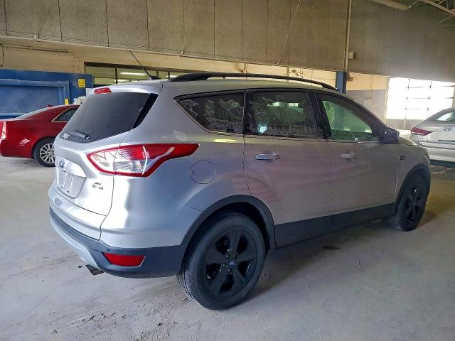Photo 3 from auction – 2016 FORD ESCAPE SE with VIN 1FMCU9GX9GUC09499