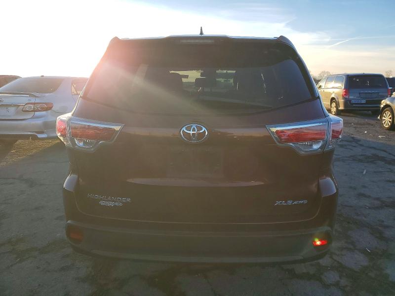 Photo 6 from auction – 2015 TOYOTA HIGHLANDER with VIN 5TDJKRFH0FS096251