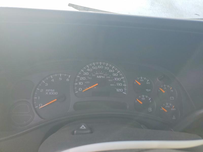 Photo 9 from auction – 2004 CHEVROLET SILVERADO with VIN 2GCEC19V941187394