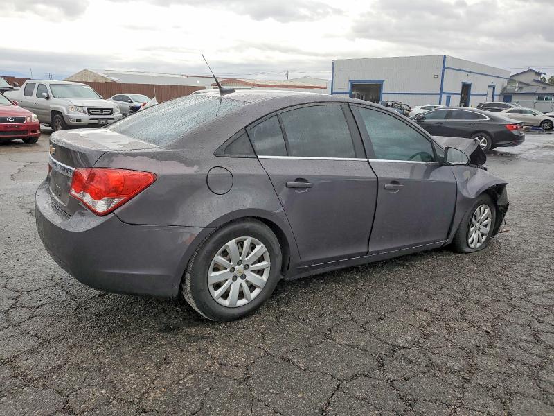 Photo 3 from auction – 2011 CHEVROLET CRUZE LS with VIN 1G1PC5SH6B7233356