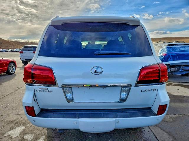 Photo 6 from auction – 2010 LEXUS LX 570 with VIN JTJHY7AX4A4054022