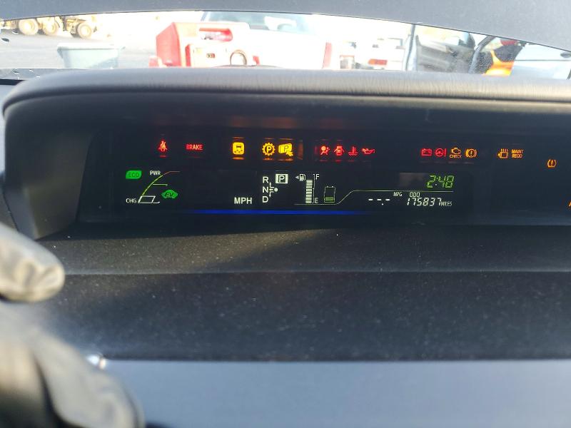 Photo 9 from auction – 2014 TOYOTA PRIUS V with VIN JTDZN3EU4E3308882