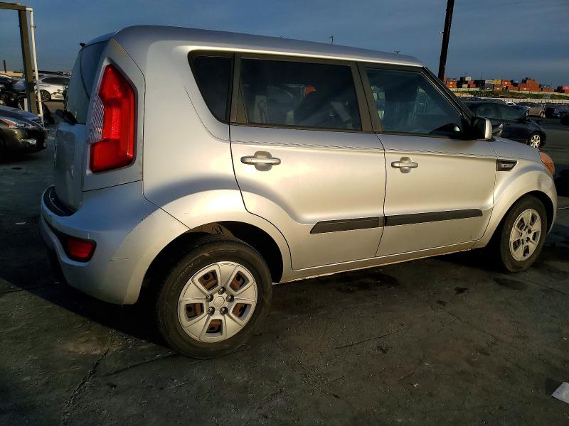 Photo 3 from auction – 2012 KIA SOUL with VIN KNDJT2A52C7477297