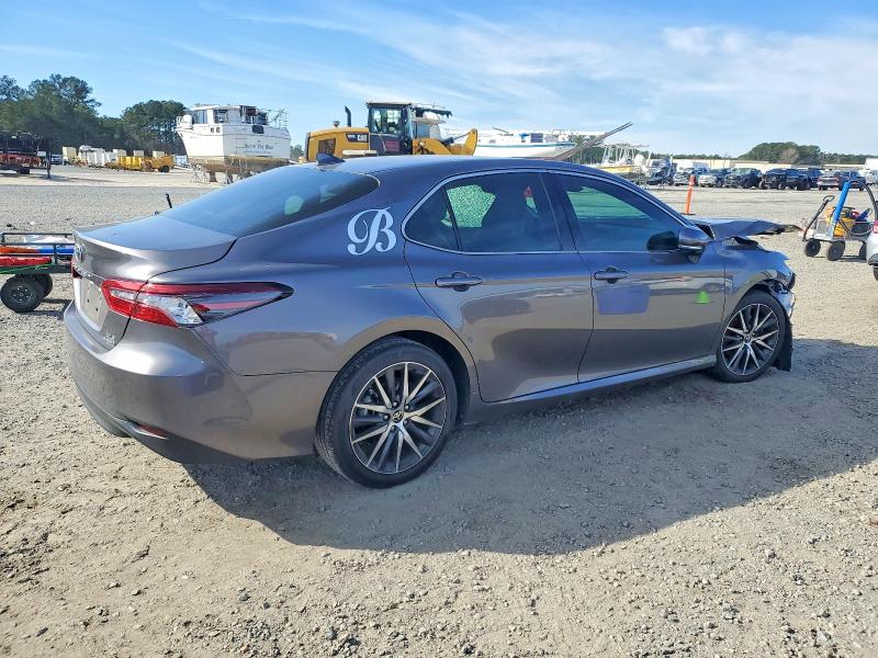 Photo 3 from auction – 2022 TOYOTA CAMRY with VIN 4T1F31AK9NU588483