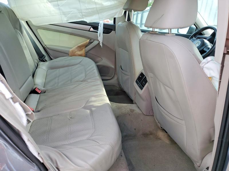 Photo 10 from auction – 2014 VOLKSWAGEN PASSAT SE with VIN 1VWBS7A31EC115102