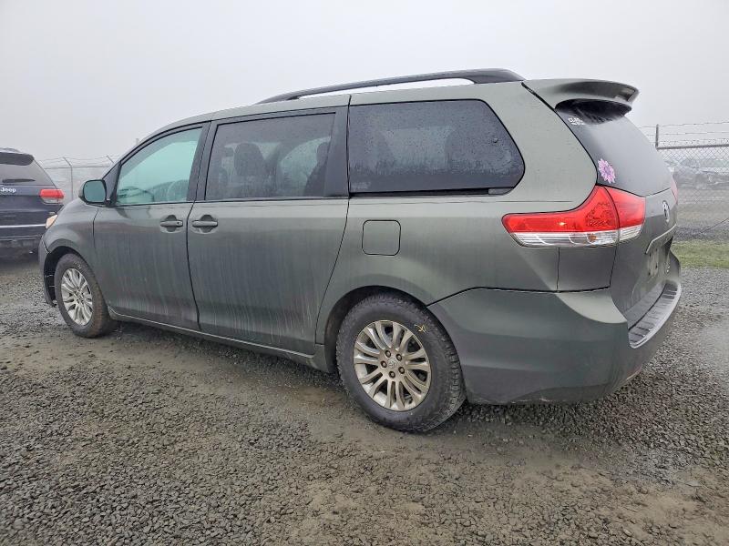 Photo 2 from auction – 2013 TOYOTA SIENNA XLE with VIN 5TDYK3DC6DS350836