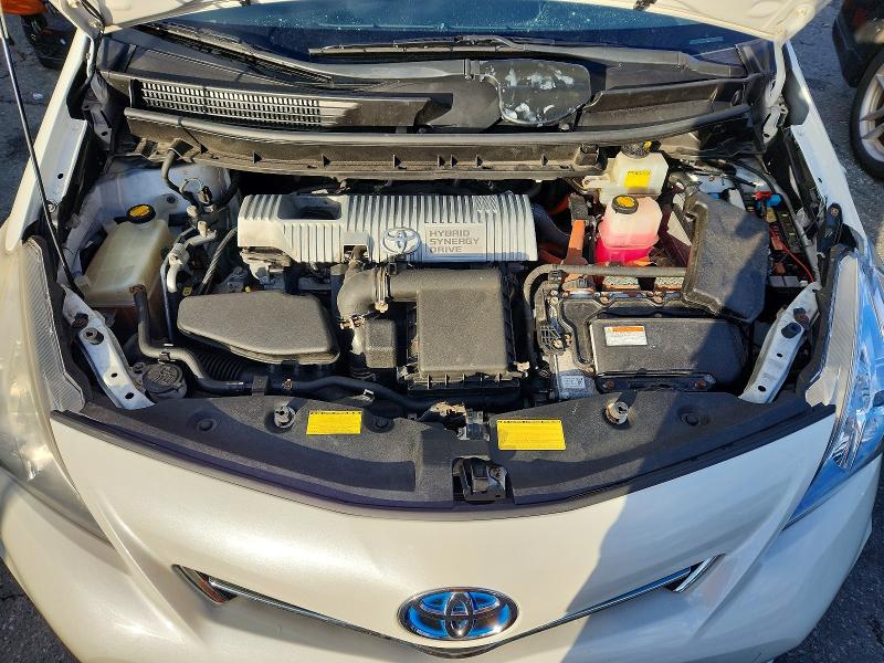 Photo 11 from auction – 2013 TOYOTA PRIUS V with VIN JTDZN3EU3D3209128