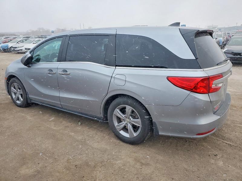 Photo 2 from auction – 2018 HONDA ODYSSEY with VIN 5FNRL6H76JB063321