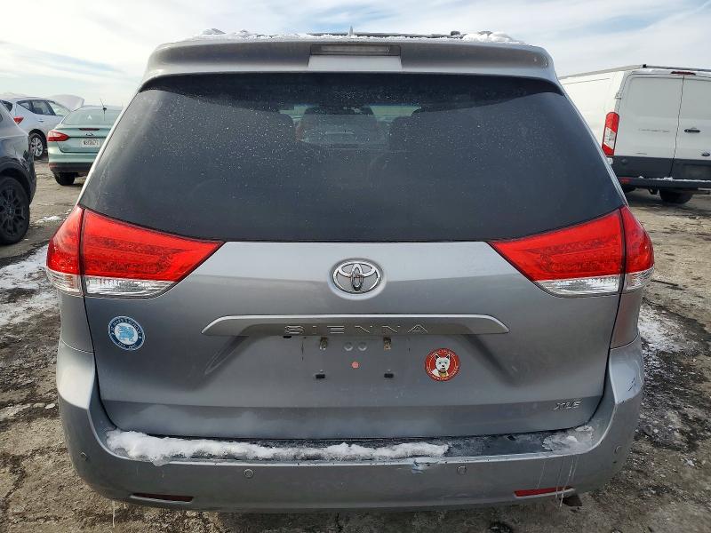 Photo 6 from auction – 2012 TOYOTA SIENNA XLE with VIN 5TDYK3DC1CS240694