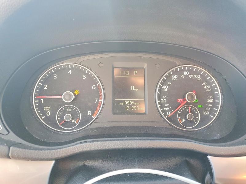 Photo 9 from auction – 2014 VOLKSWAGEN PASSAT S with VIN 1VWAS7A38EC049031