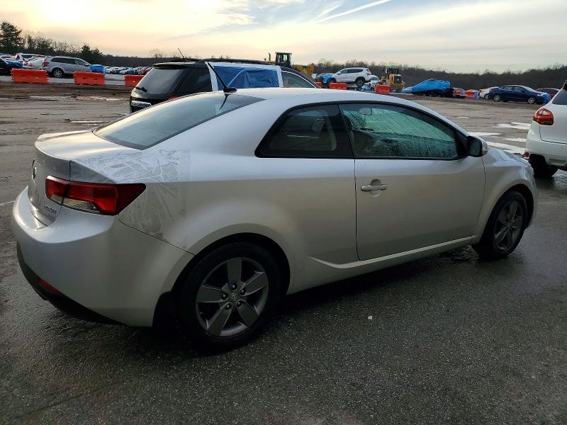 Photo 3 from auction – 2010 KIA FORTE EX with VIN KNAFU6A29A5115523
