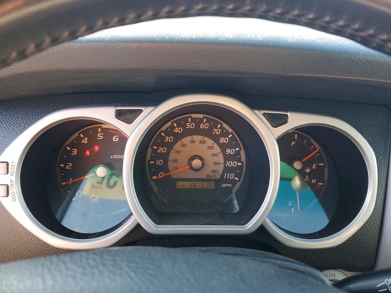 Photo 9 from auction – 2004 TOYOTA 4RUNNER SR with VIN JTEZU14R948012600