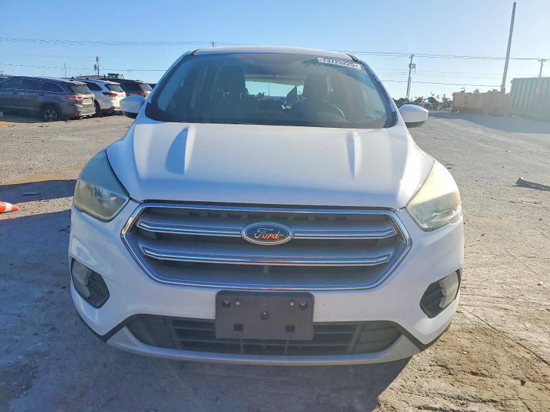 Photo 5 from auction – 2017 FORD ESCAPE with VIN 1FMCU0GD1HUA53932