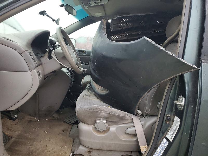 Photo 7 from auction – 2004 TOYOTA SIENNA CE with VIN 5TDZA23C94S124390