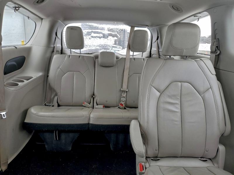 Photo 10 from auction – 2017 CHRYSLER PACIFICA T with VIN 2C4RC1BG3HR505353