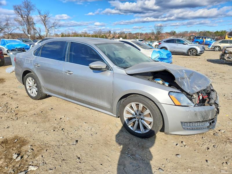 Photo 4 from auction – 2012 VOLKSWAGEN PASSAT SEL with VIN 1VWCP7A32CC059027